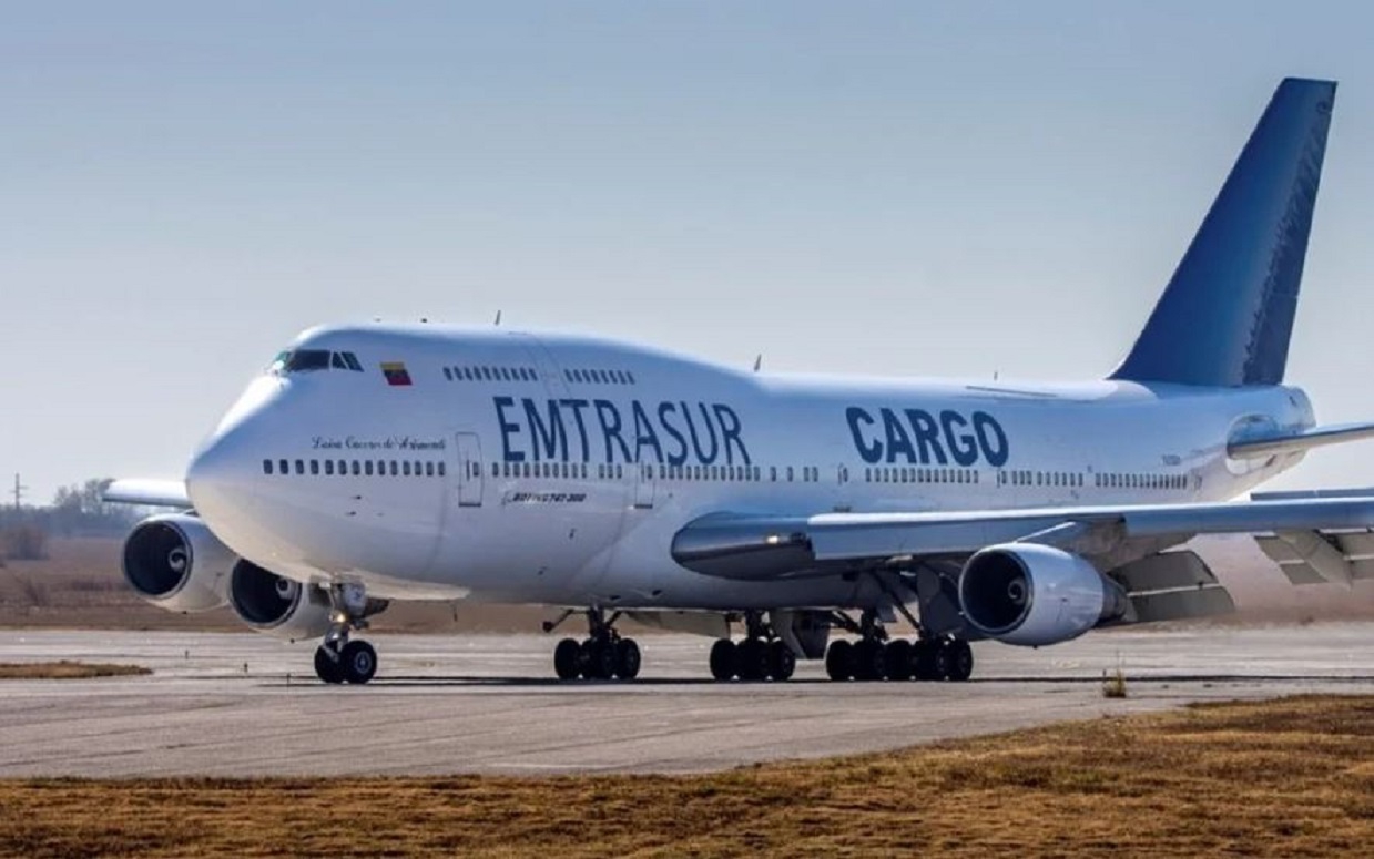 Liberan a 12 tripulantes del avión retenido en Argentina