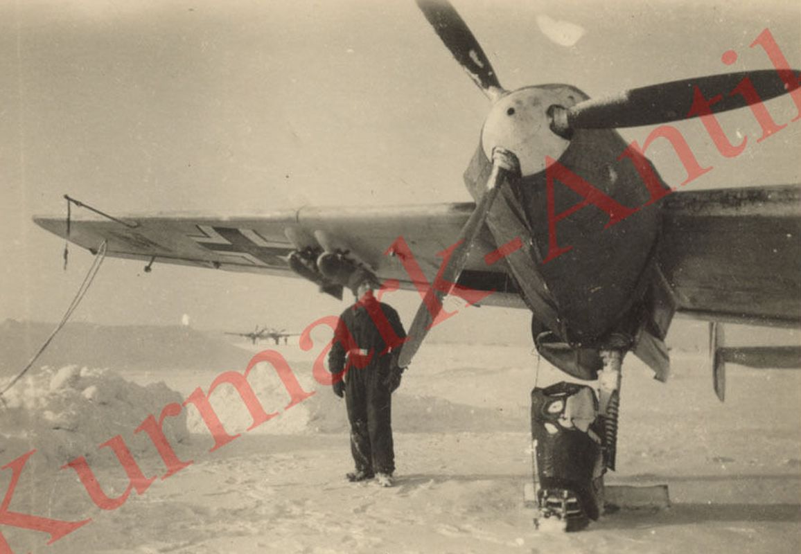 2.(F) Aufkl.Gr.33 Flugzeug ME110 1