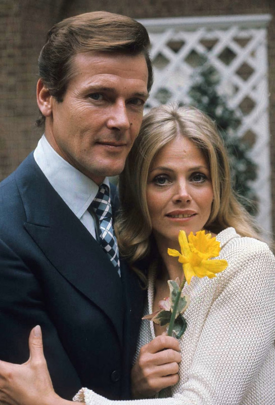 roger_moore_b60