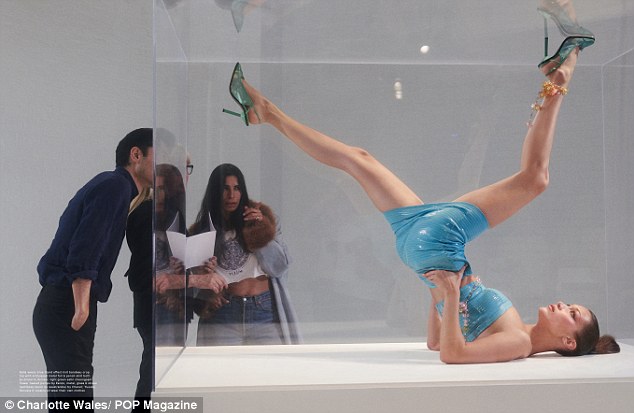 4F55DCD700000578-6092289-image-a-79_1535056400465