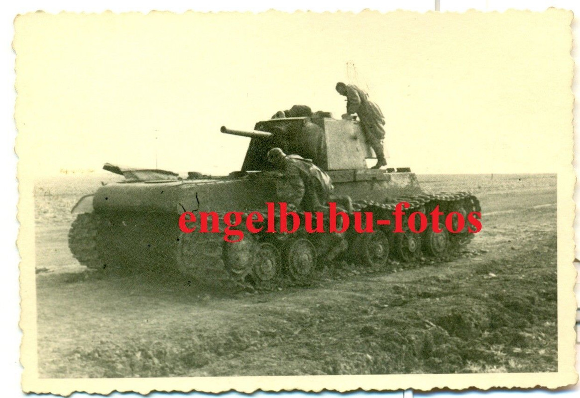 FOTO - PANZER - Russischer KW-I - Selt. Ausführung -