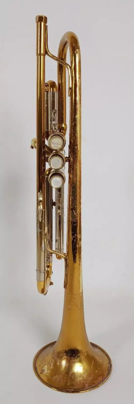 Bach 1973 Stradivarius 37 Trumpet sn 69098 (9)