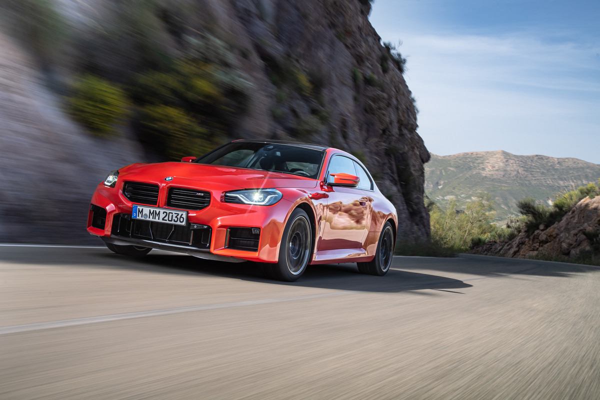 P90481883_highRes_the-all-new-bmw-m2-c
