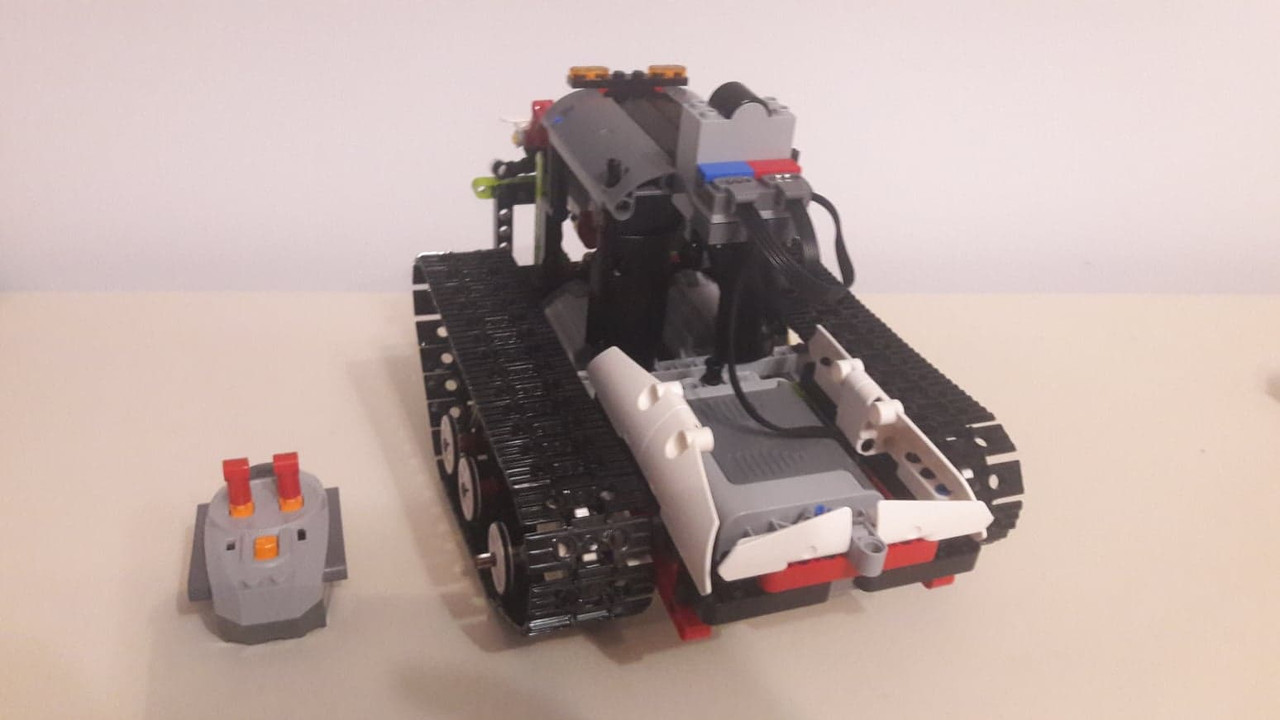 42966866_2721068017919185_2423467796785528832_n