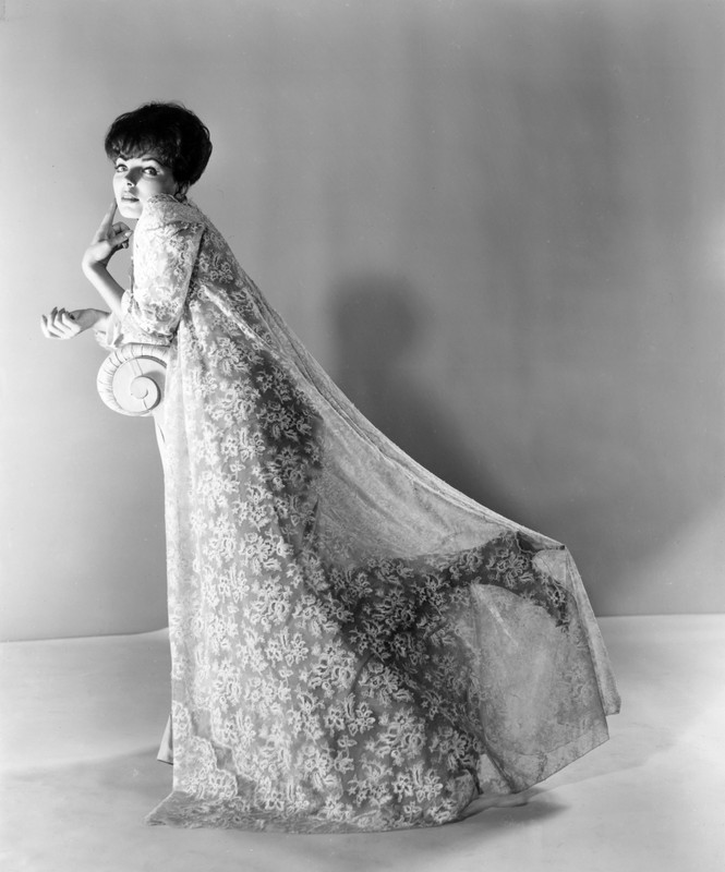 Joan_Collins_e74