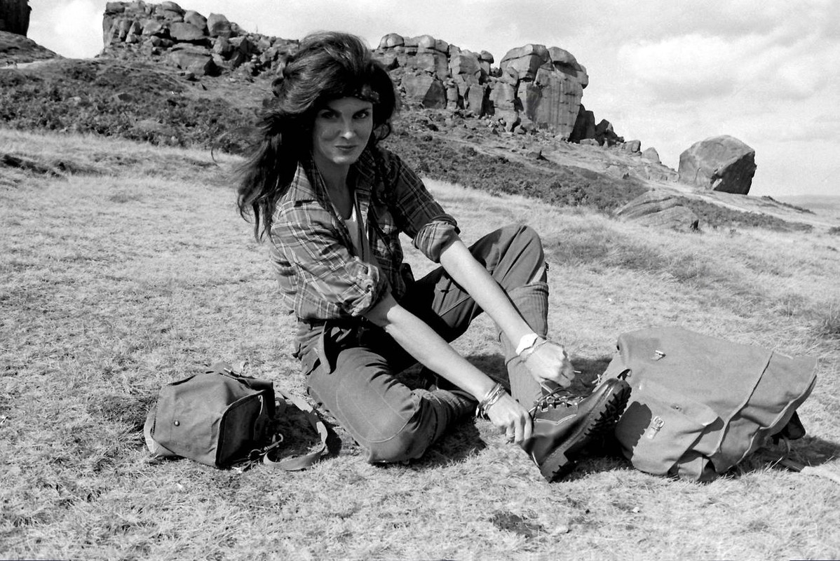 Caroline_Munro_c88
