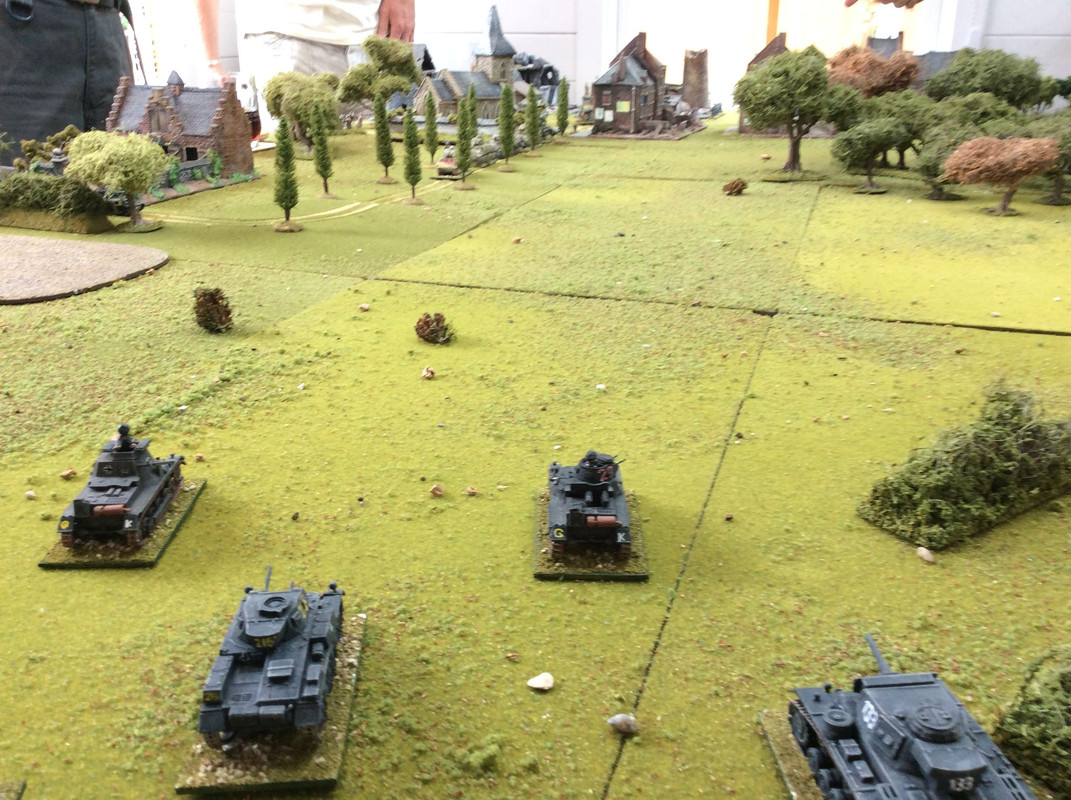 F7253 FBB E3 C4 4058 B4 B0 C688 ABBB31 B1 — Postimages