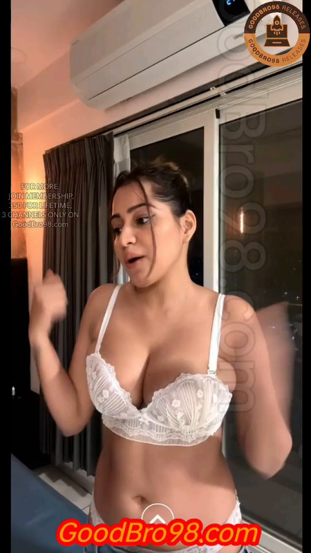 Simran Kaur - New Bikini Live.mp4.0017