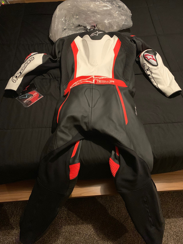 C235CD96-5161-45D7-BC86-DCF1751DA073