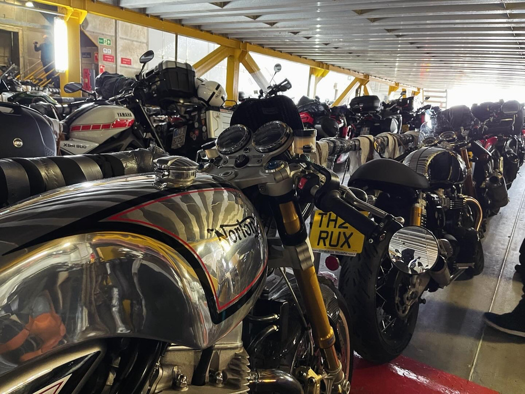 0F44C147-3E8E-4A56-8B51-9434F8F3C493