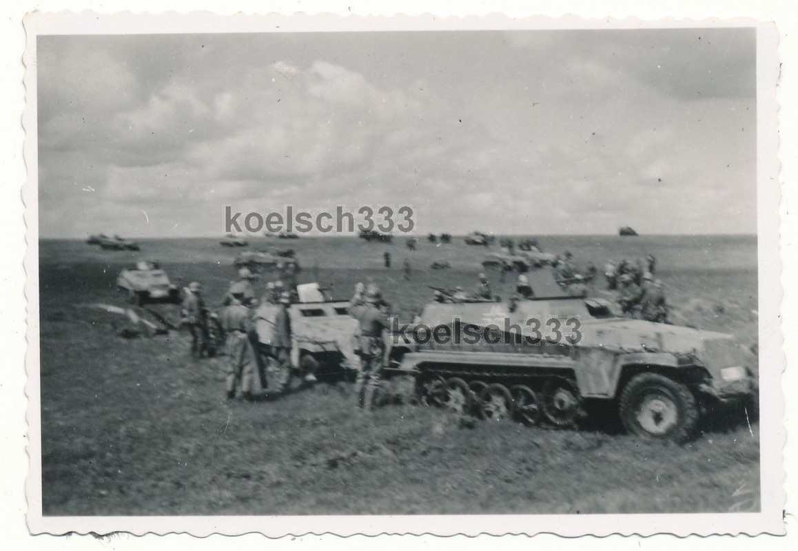Foto Schützenpanzer der 2. Panzer Div. an der Os