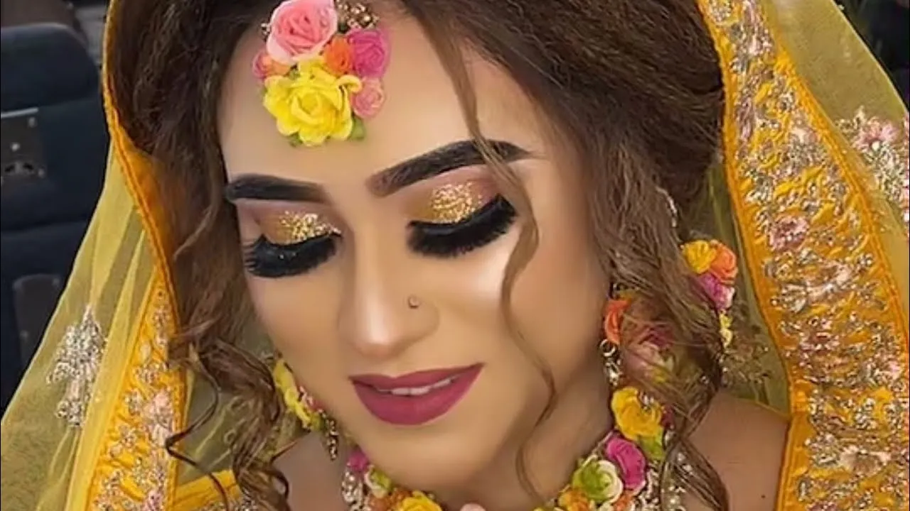 Haldi Cosmetics Look