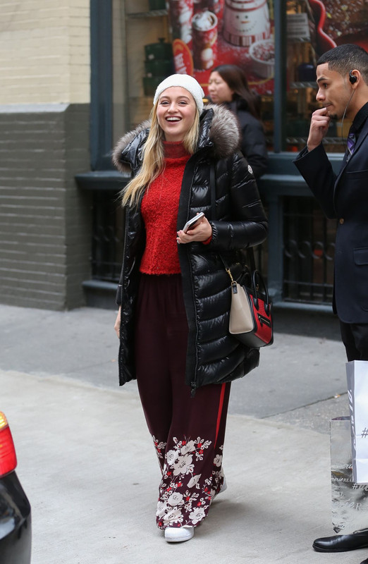 iskra-lawrence-out-and-about-in-new-york-12-10-2016_4