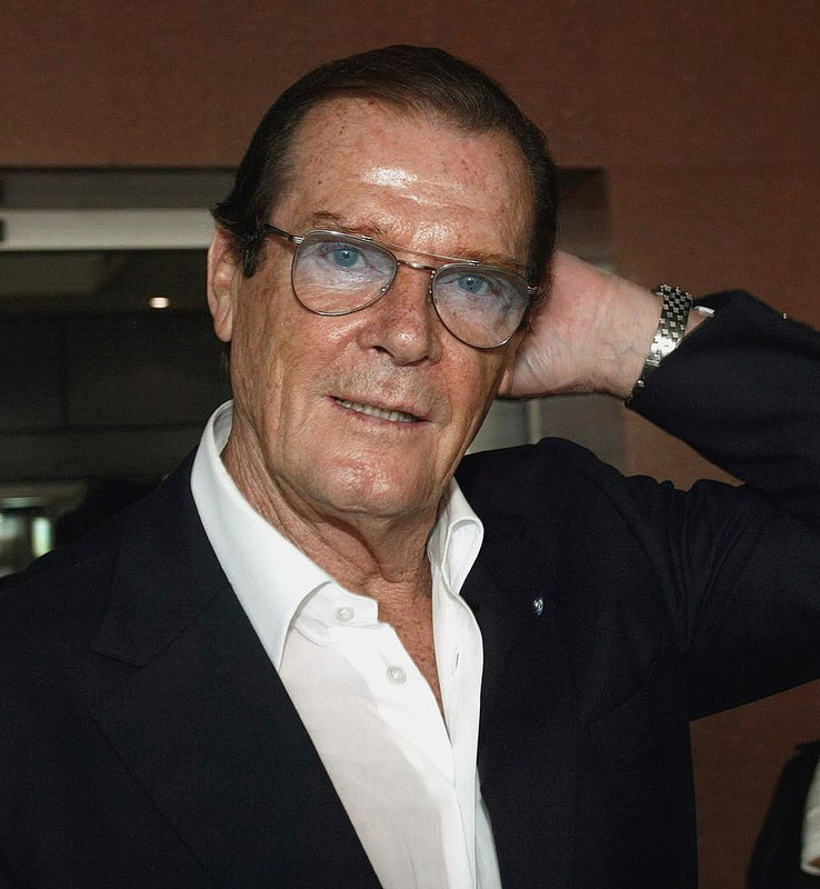roger_moore_b24