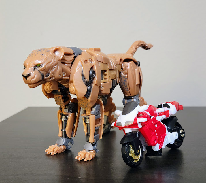 Studio-Series-ROTB-Voyager-Cheetor06