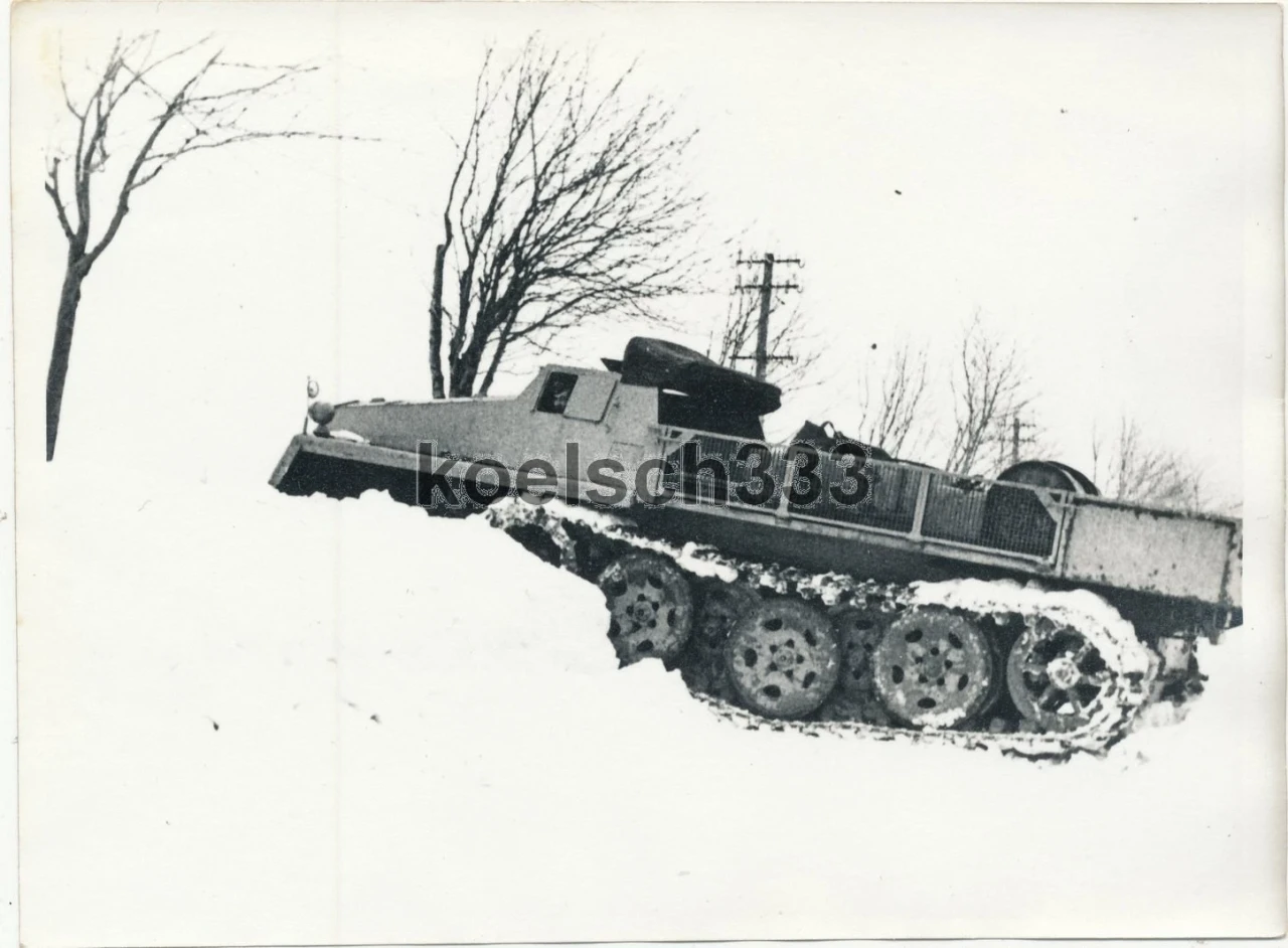 Foto Panzer Halbkette Luftwaffe Betriebsstoff Munition Schlepper Sd Kfz (2)