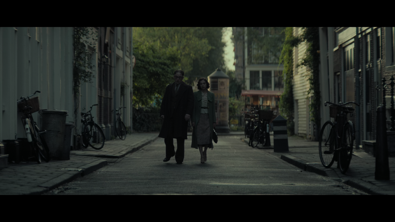 A.Small.Light.S01E01.Pilot.ITA-ENG.2160p.DSNP.WEB-DL.DDP5.1.HDR.DV.H.265-gattopollo-00_23_45