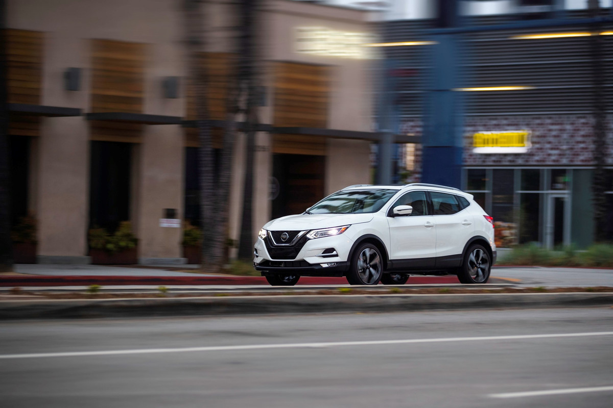 2020 Nissan Rogue Sport (15)