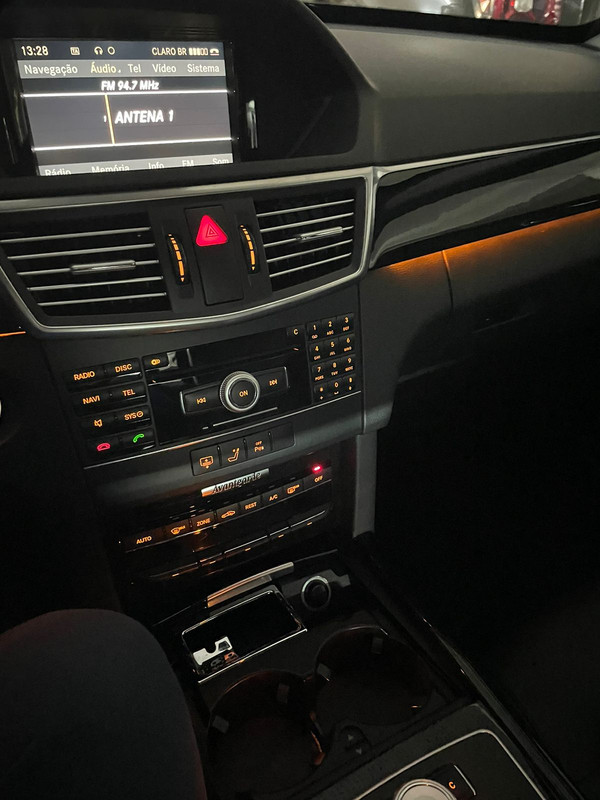 W212 - E350 2011/2011 Blindado R$ 85.000,00 Console-escuro