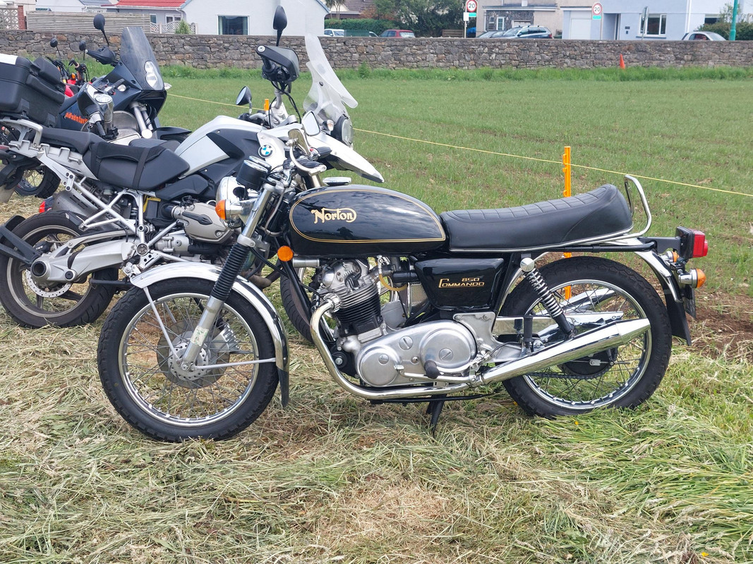 A few pics from the 2024 Pre-TT Classic races this avvie