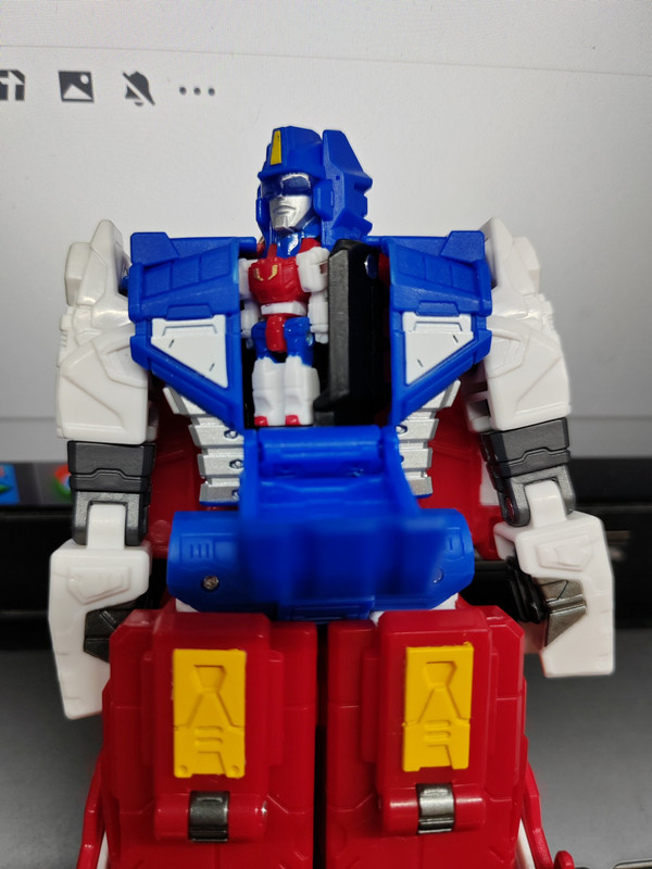 05-HasLab-Victory-Saber-In-Hand-Images