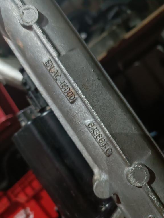 Кронштейн переднего крыла