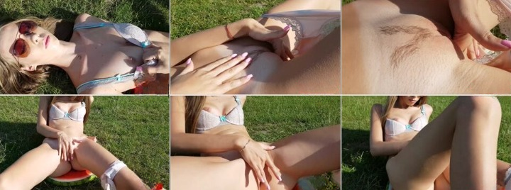 sexxylorry playing and squirting up close hd