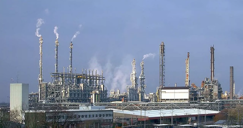 Bloomberg: Europos naftos chemijos pramonė atsidūrė ant žlugimo ribos