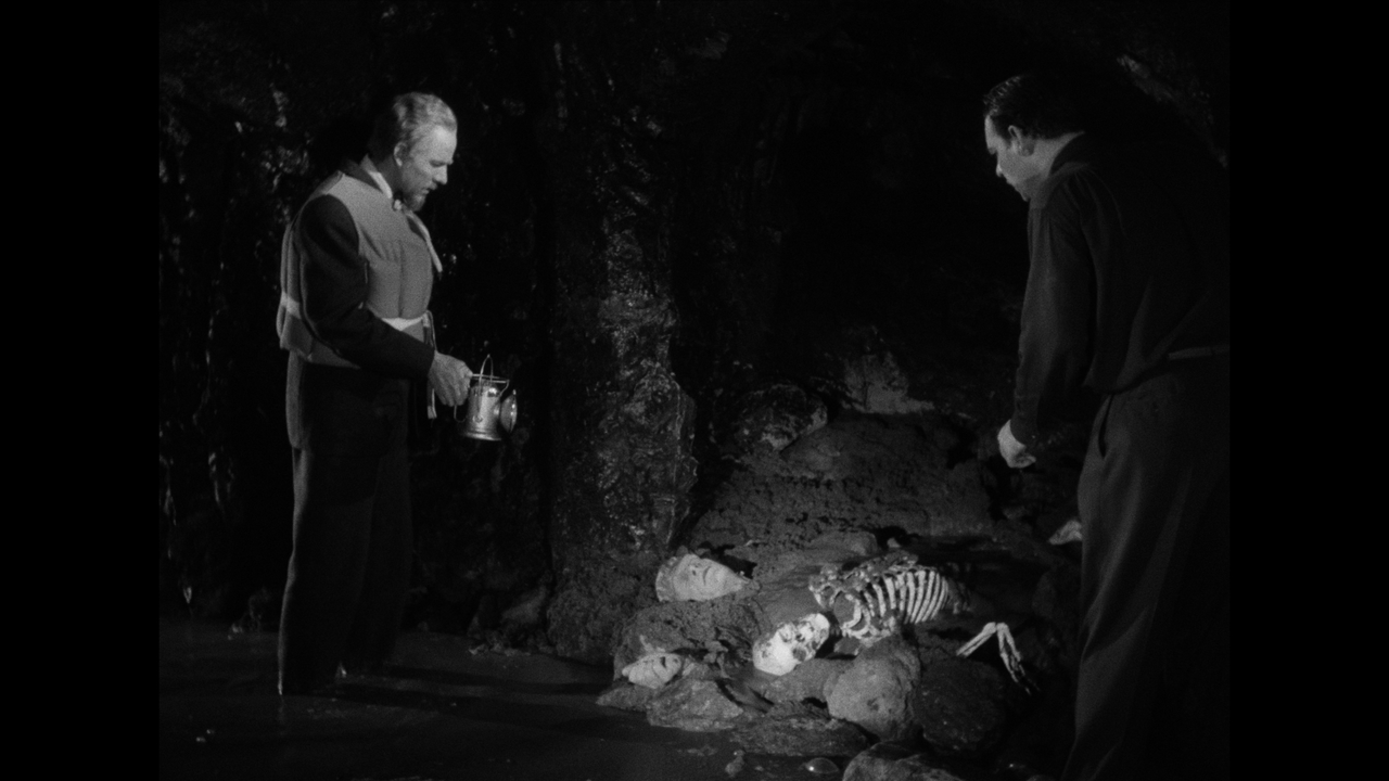 mpv-shot_House.of.Dracula.1945.2160p.UHD.BDRemux.HDR.HEVC-Нечипорук_00_24_52_0009