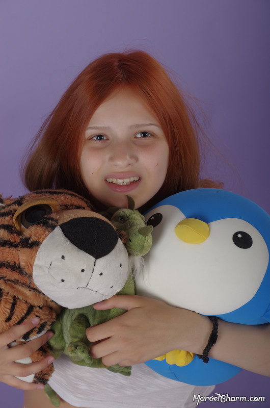 MarvelCharm_Lena-Playtime-056