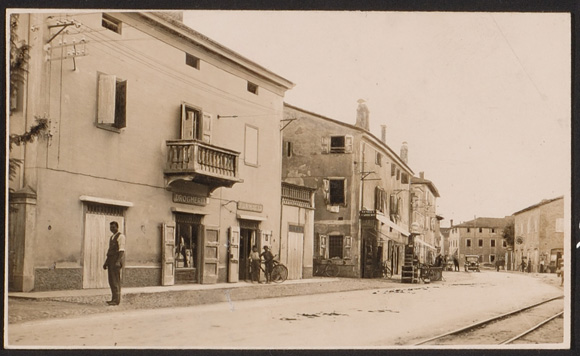 Farmacia Della Bona a San Damaso nel 1880