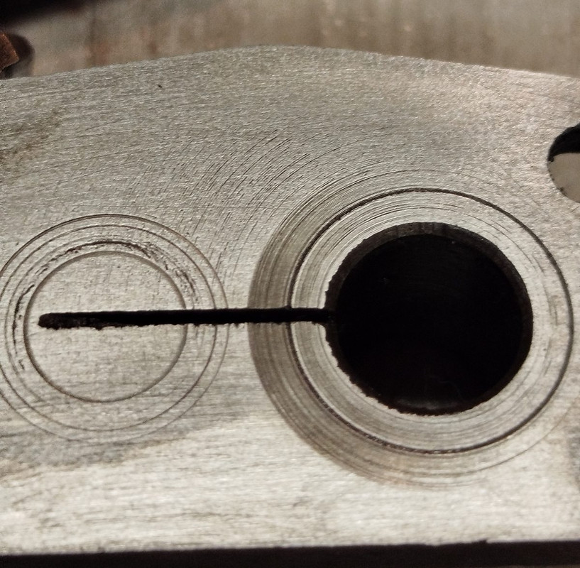 Norton_850MK3_Pompe_plaque2_avant