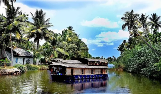 Kerela Backwater Munnar Tour