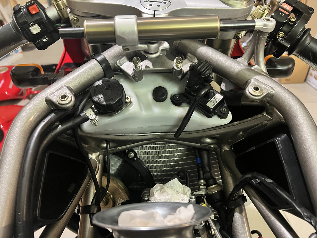 0F8A4332-E345-4259-ACAF-57C6C4D79548