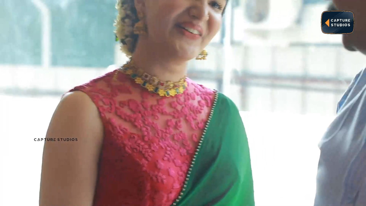 Honeyrose Hot sexy in saree.mkv_snapshot_00.40.420