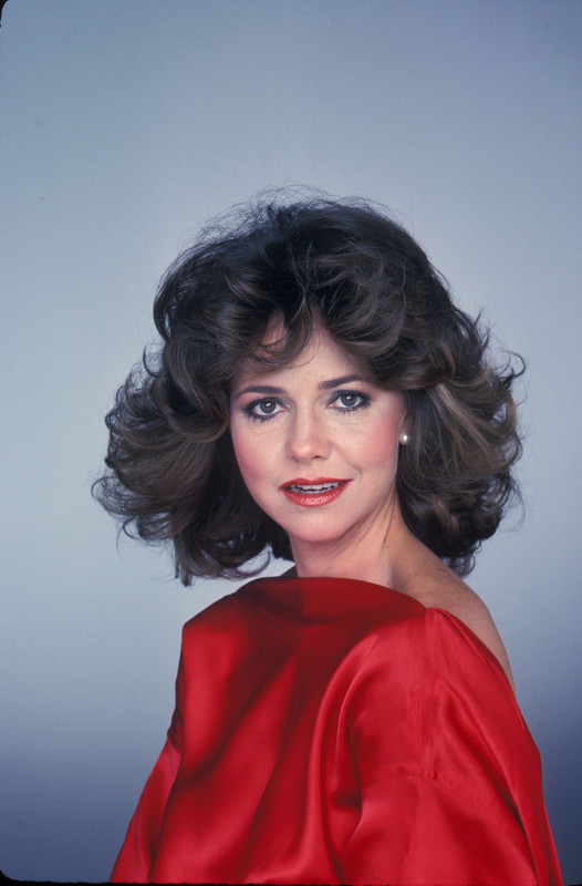 Sally_Field_b04