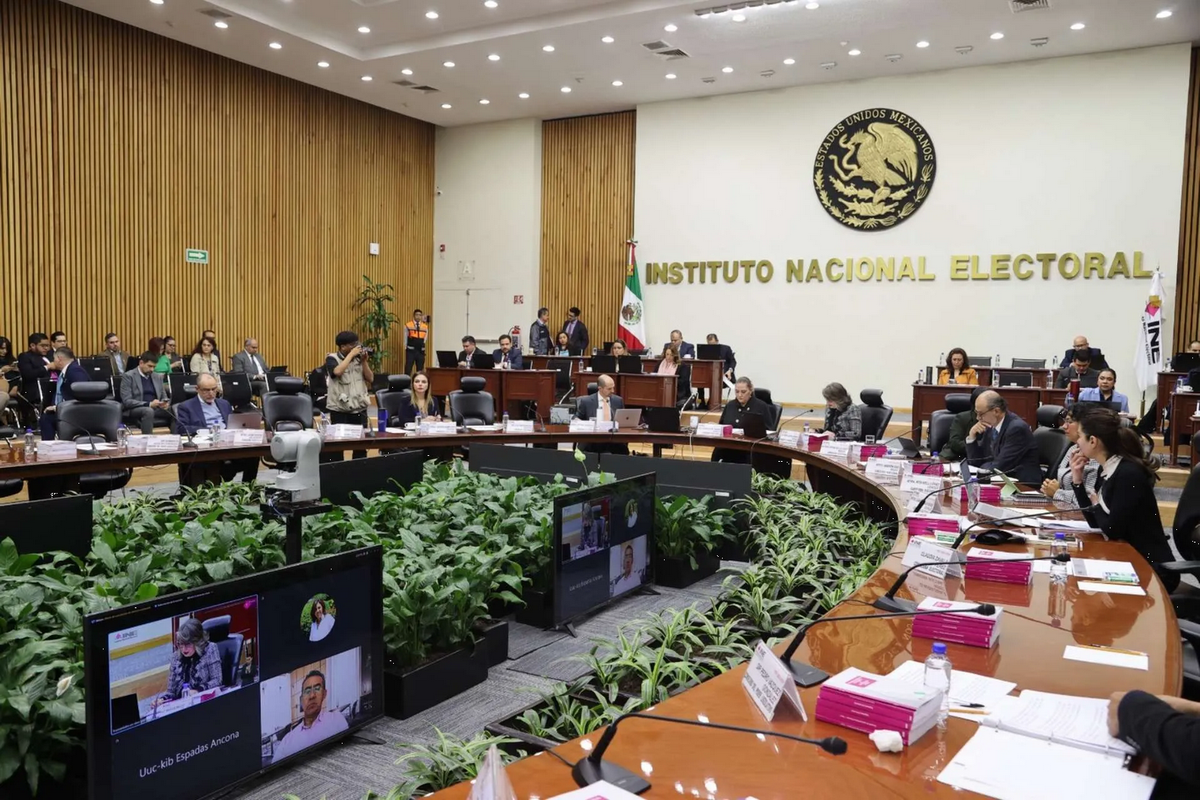 INE comienza revisión de candidaturas; dejarán fuera a violentadores