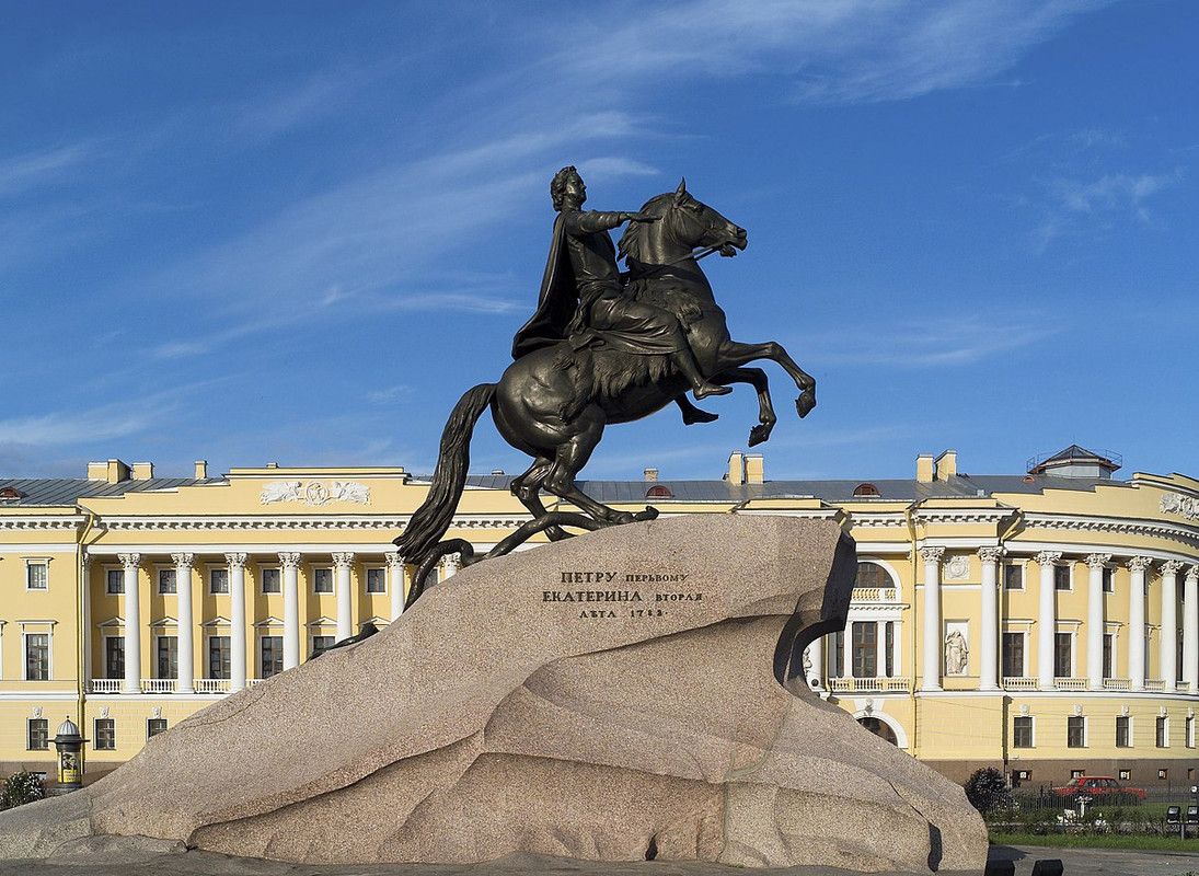 1200px-The_Bronze_Horseman_(St._Petersburg,_Russia)