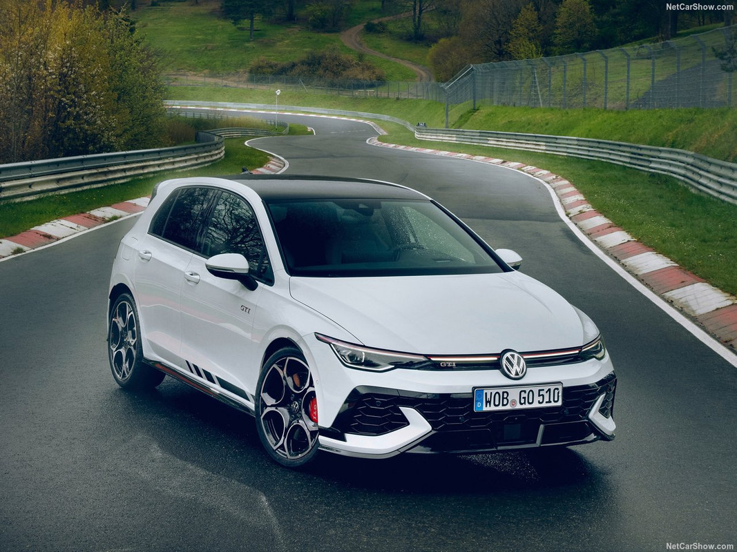 volkswagen-golf-viii-gti