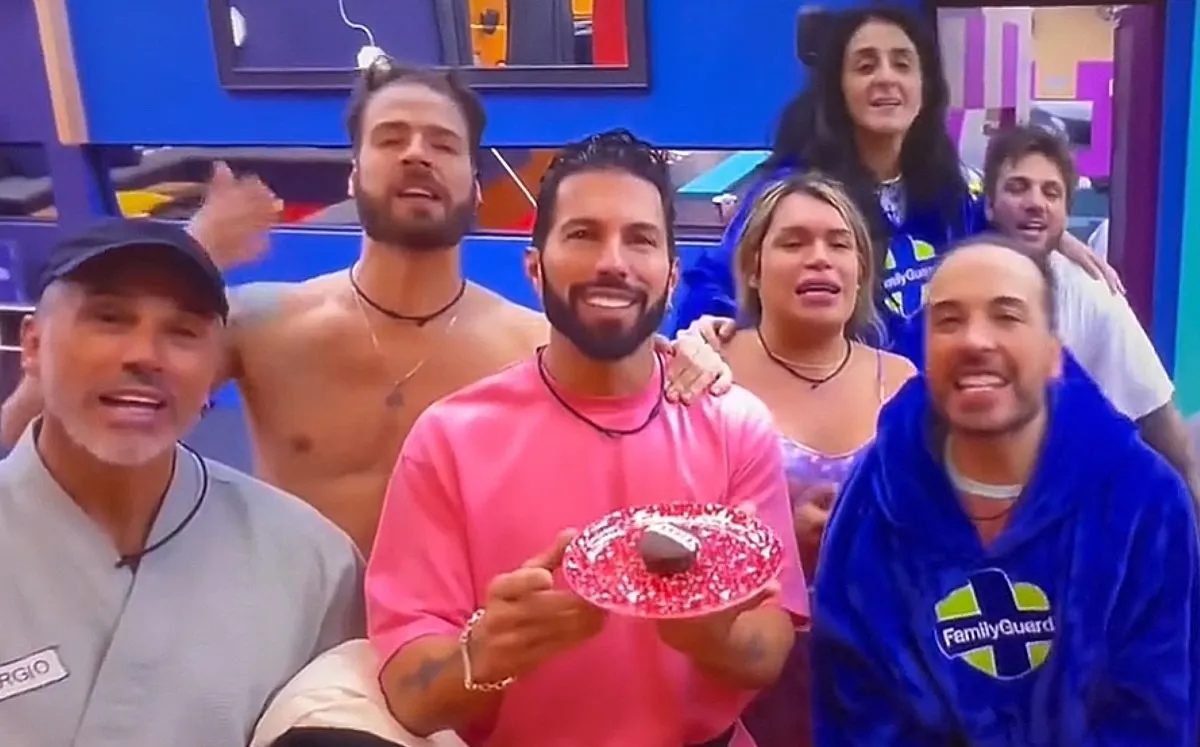 Team Infierno le canta 