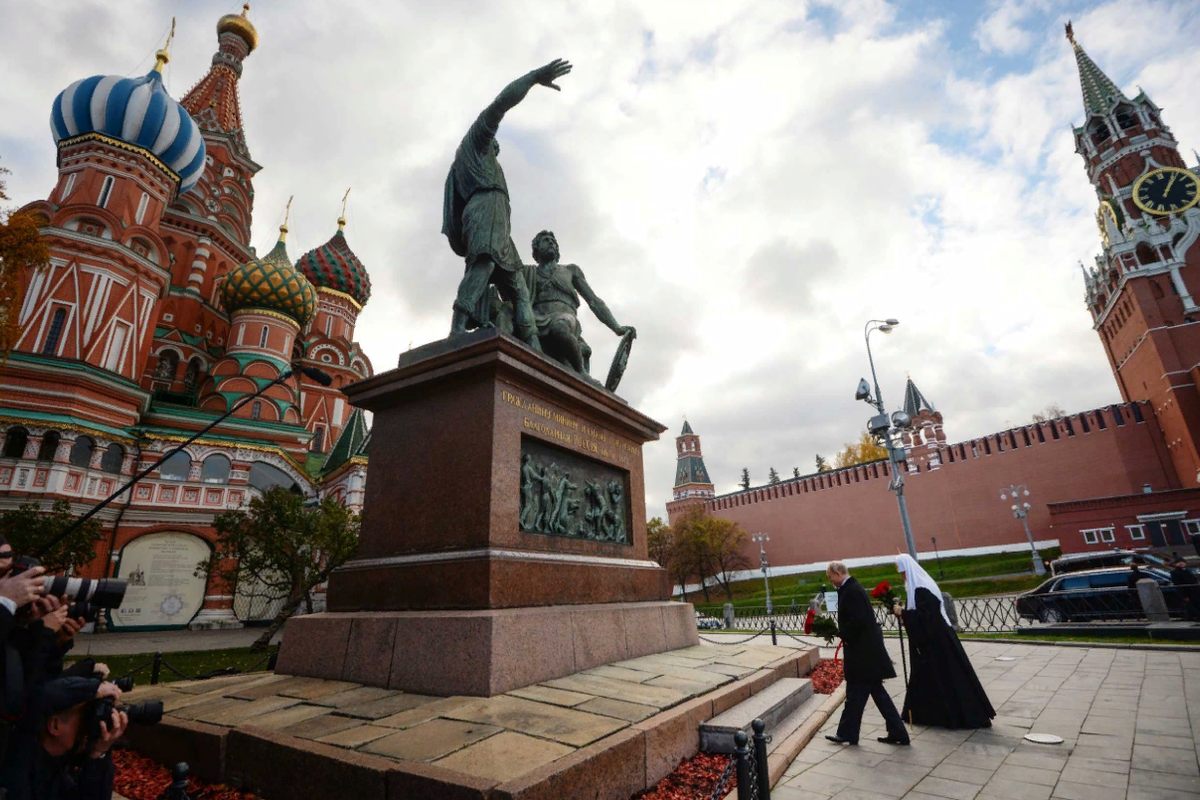 Минин Пожарский и Пу