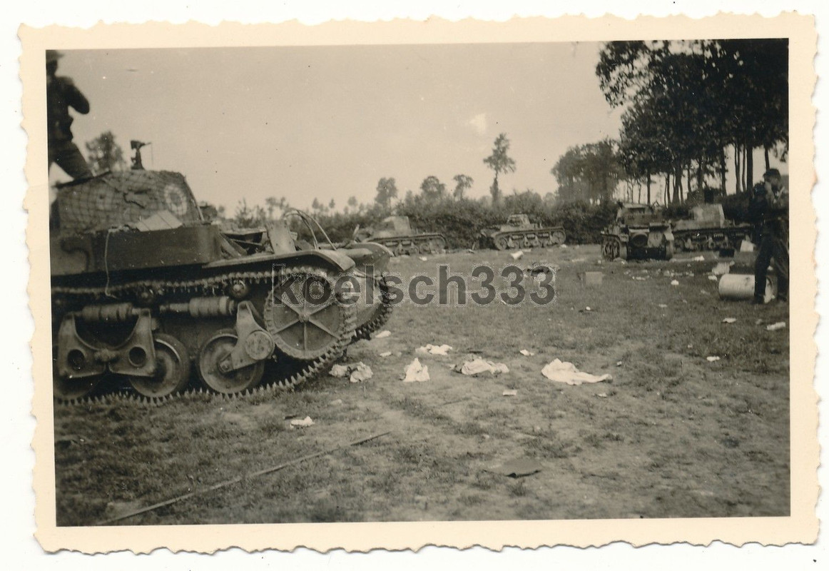 Foto französische AMR 35 Panzer Wehrmacht Beute 