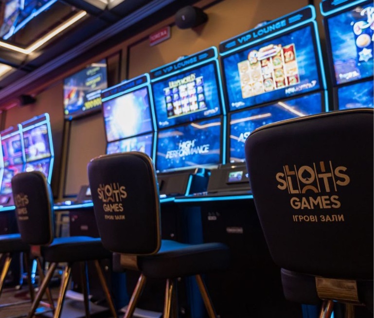Відчуй драйв слотів наживо: гральні зали Slots Games