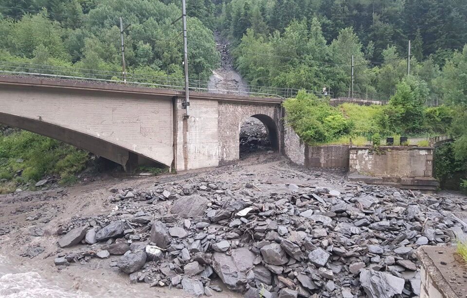[73] La ligne de la Maurienne est fermée suite à une coulée de boue 2019-07-03-train-02