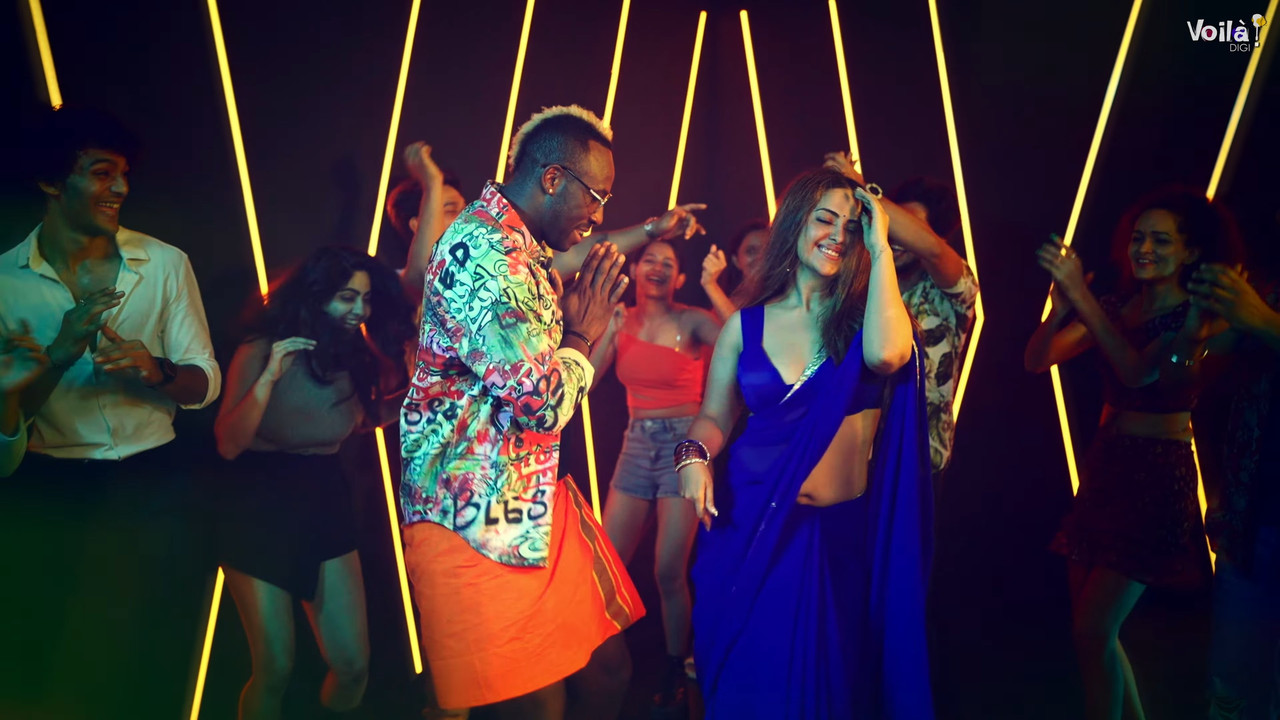 Avika Gor hot Sizzling Sexy Song Showing Big Boobs ,Cleavage,Deep Navel in Blue Saree.webm_snapshot_