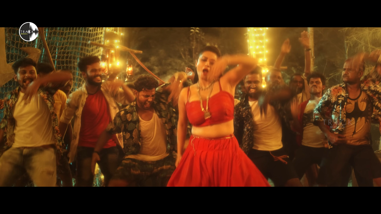 [Image: Tanisha-Kuppanda-Hot-Sizzling-song-En-Ka...31-709.jpg]