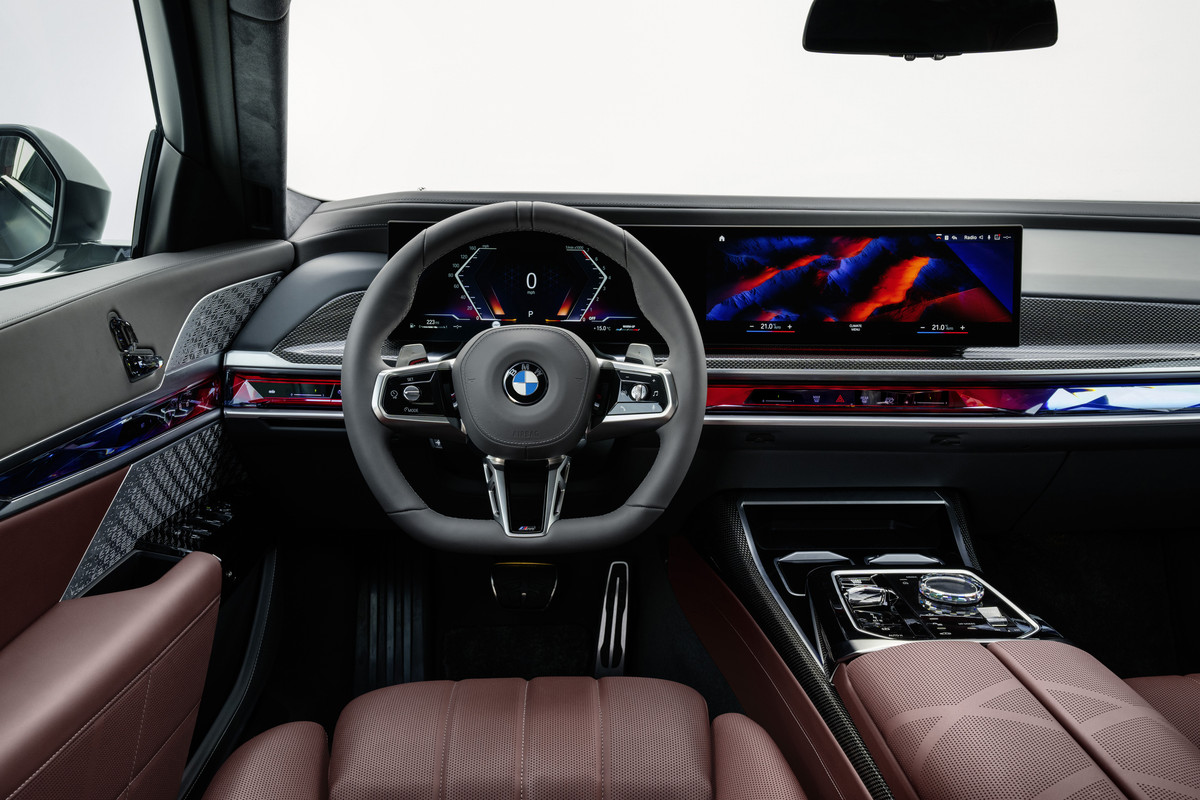 P90458213_highRes_the-new-bmw-760i-xdr(1)