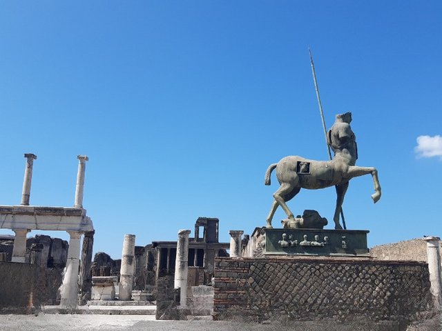 De Sorrento a Pompeya. De Pompeya a Nápoles y de Nápoles a Barcelona - Nápoles y algo más y algo menos. Agosto 2022 (9)