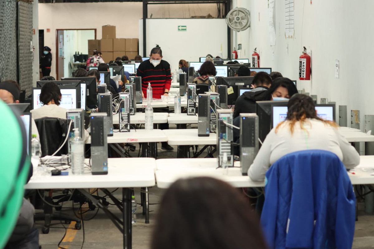 Solicitud de revocación de mandato tiene firmas de muertos y presos; INE