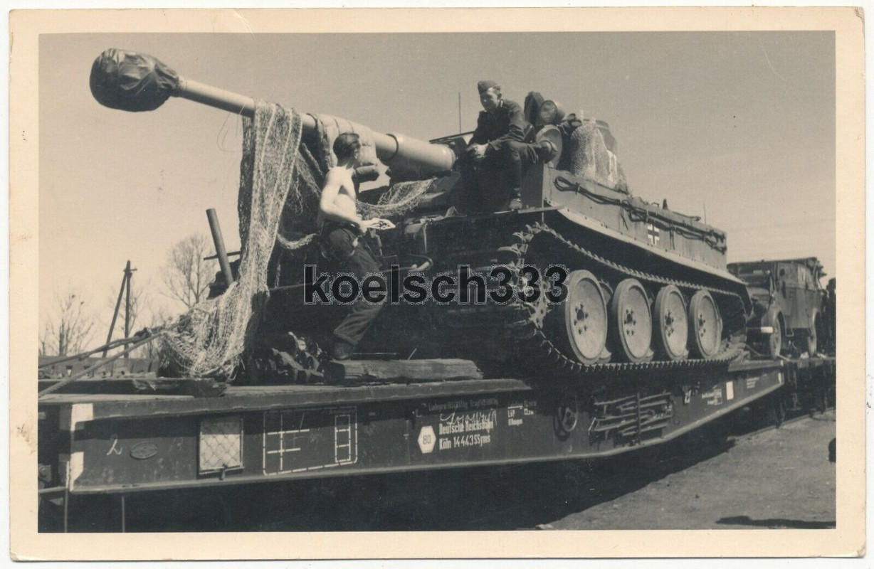 Foto Tiger Panzer VI der Wehrmacht auf Reichsbahn Waggon aus Köln verladen ... !